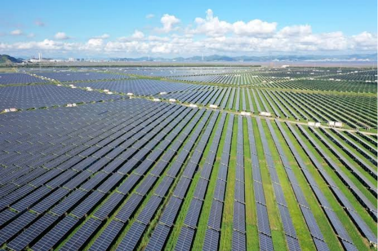 La capacidad solar mundial supera los 3 TW y acelera la expansión fotovoltaica